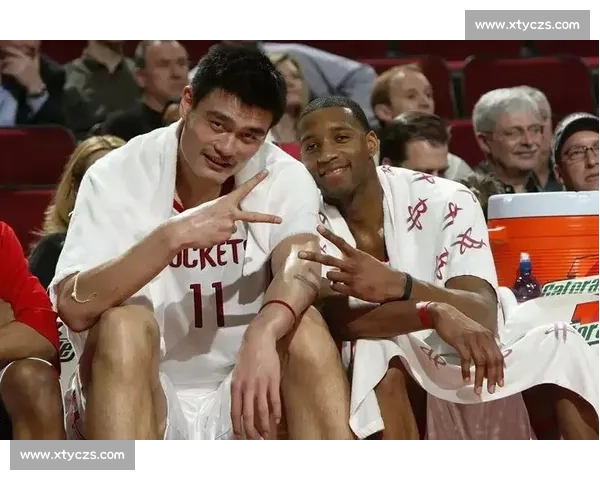 科比对决姚明的时代交锋与中美篮球传奇碰撞全记录赛场瞬间回顾